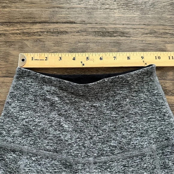 Beyond Yoga size Small Hi Waist Gray Mesh side leggings pants Soft Workout 7/8 - Picture 8 of 8